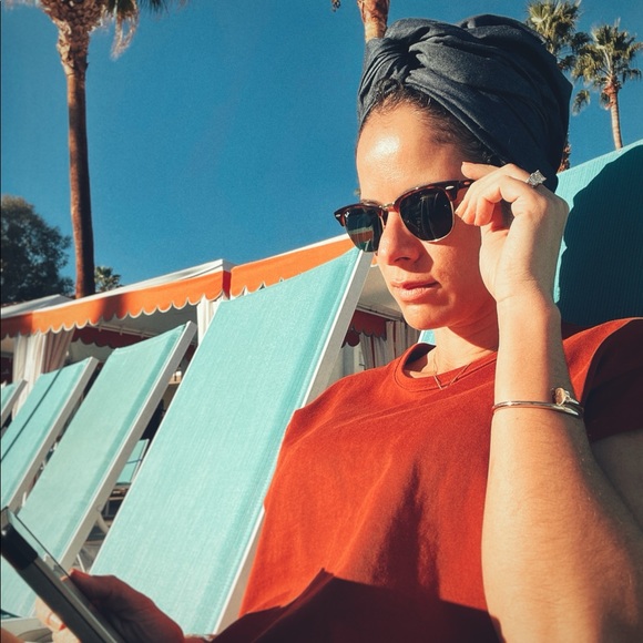 Meet your Posher, Laura - Picture 1 of 1